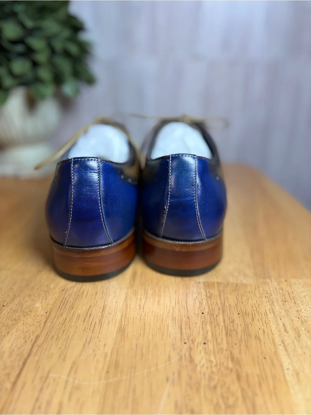 Carrucci Men’s Two-Tone Blue & Cognac Leather Wingtip Oxford Dress Shoes
